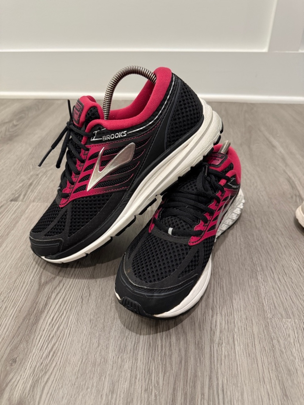 Brooks Women's Black and Pink Cushioned Running Sneakers